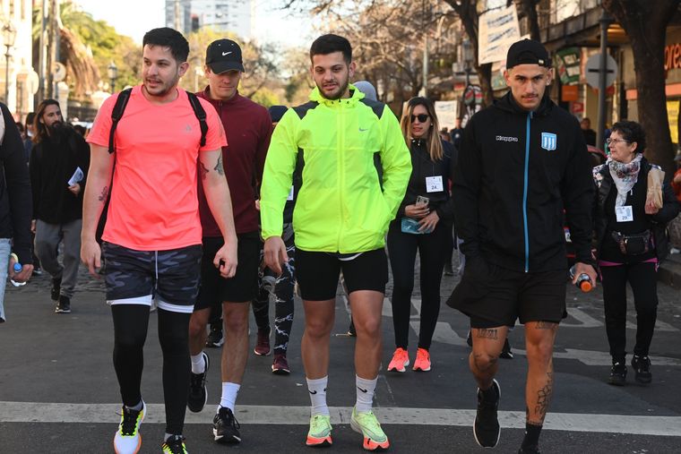 Cumplir una promesa: los hinchas de la Selección que hacen la peregrinación por el Mundial Foto: Télam