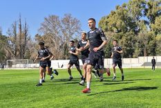 El último entrenamiento de Gimnasia y Esgrima en Mendoza antes de partir hacia Buenos Aires para jugar ante Nueva Chicago.