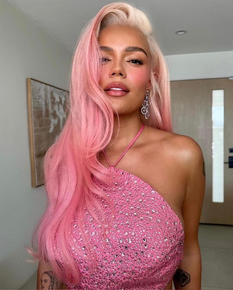 Karol G deslumbró con su belleza en el estreno de la película Barbie. Foto: Instagram/Karol G