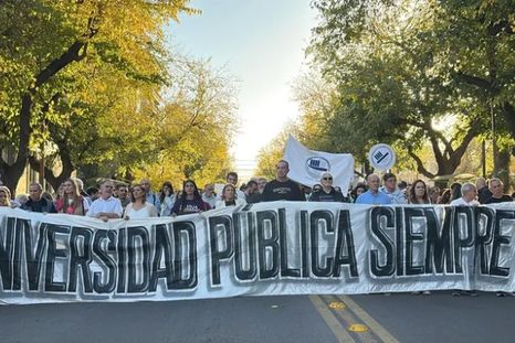 El acompañamiento de la sociedad argentina al sistema educativo público tuvo un nuevo capítulo esta semana. El acompañamiento de la sociedad argentina al sistema educativo público tuvo un nuevo capítulo esta semana.