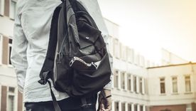 En todo el país hay una ola de amenazas en las escuelas, muchas de las cuales son falsas. En todo el país hay una ola de amenazas en las escuelas, muchas de las cuales son falsas.