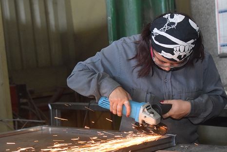 Los talleres de AutoCAD aplicado a la soldadura y de confección de lencería buscan potenciar la formación laboral de los vecinos de Godoy Cruz. Los talleres de AutoCAD aplicado a la soldadura y de confección de lencería buscan potenciar la formación laboral de los vecinos de Godoy Cruz.