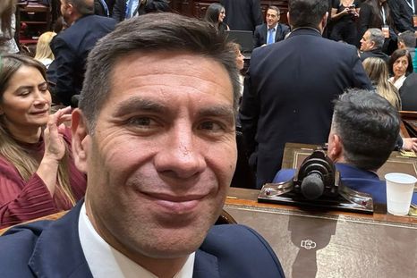 El presidente de La Libertad Avanza en Mendoza, Facundo Correa Llano, compartió una imagen editada con IA por las elecciones. El presidente de La Libertad Avanza en Mendoza, Facundo Correa Llano, compartió una imagen editada con IA por las elecciones.
