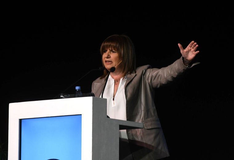 Bullrich apuntó contra Massa y su gestión como Ministro de Economía a un año de su asunción. Foto: Telam