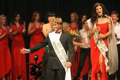 MDZol | Leandro Fiores y Camila Sáez, rey y reina de 2010. Foto: pocion.com.ar