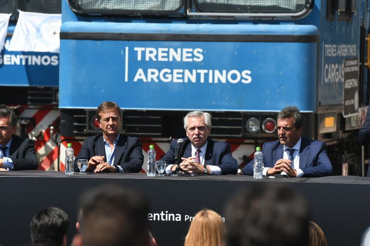 Alberto Fernández y Rodolfo Suarez durante el acto en Palmira. Foto: Alf Ponce/MDZ