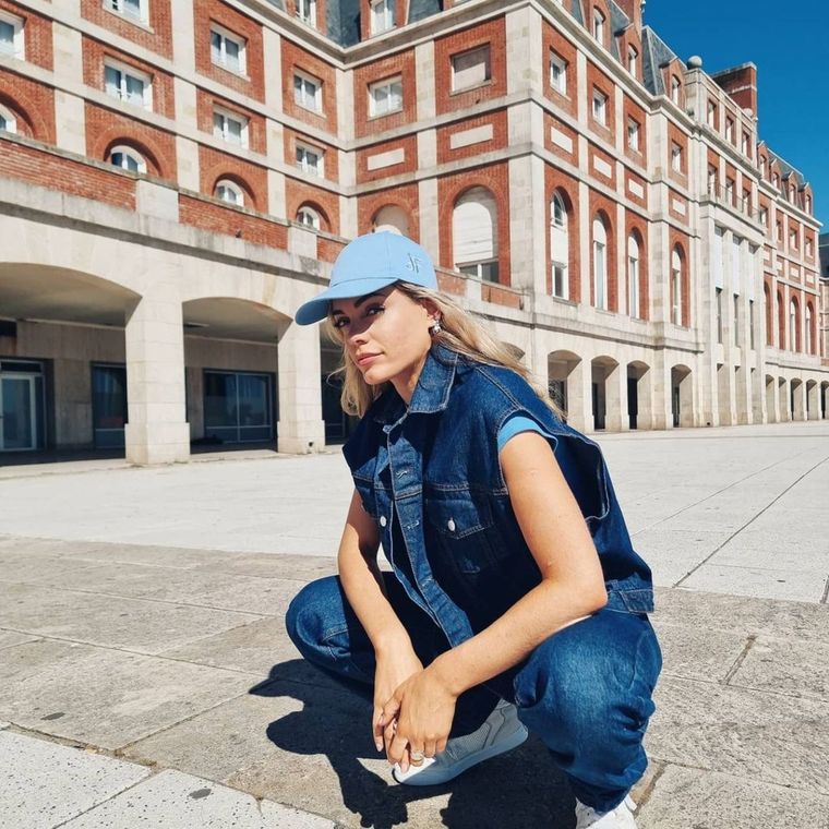 Los outfits de Emilia Attias con tendencias 2022 son lo que necesitas Foto: Instagram