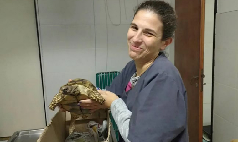 Leticia Peralta era veterinaria, docente y además tenía un emprendimiento de mantas tejidas Foto: Facebook Leticia Peralta