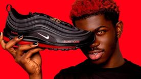 Las zapatillas modificadas conservan el logo de Nike. Foto: MSCHF