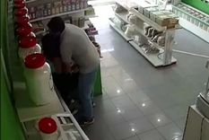 El hecho quedó registrado en las cámaras de seguridad