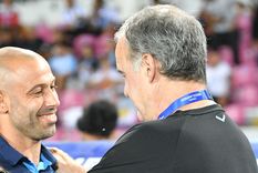 Mascherano se reencontró con Bielsa. Foto: @Argentina Mascherano se reencontró con Bielsa. Foto: @Argentina