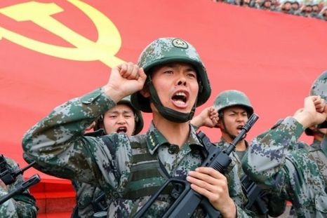 China avanza militarmente más allá de la producción de armamento y con política comercial. China avanza militarmente más allá de la producción de armamento y con política comercial.