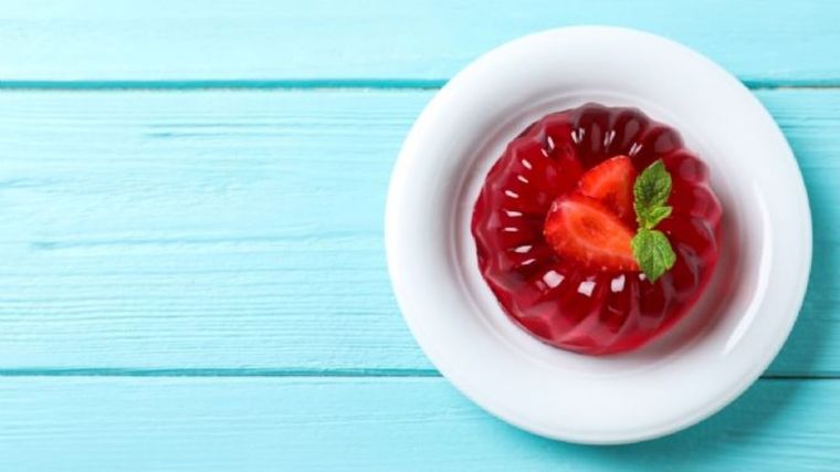 El col&aacute;geno est&aacute; presente en la gelatina, un alimento cl&aacute;sico y econ&oacute;mico. Foto: Shutterstock