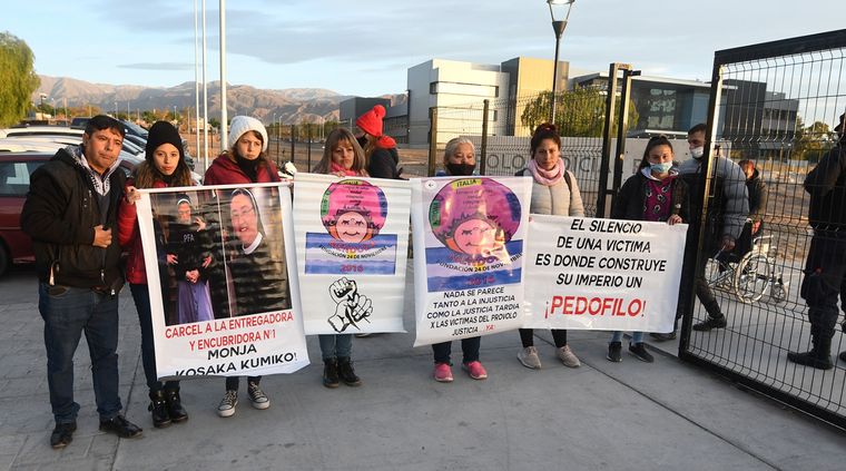 Familiares de víctimas del Próvolo en el Polo Judicial. Foto: ALF PONCE MERCADO / MDZ