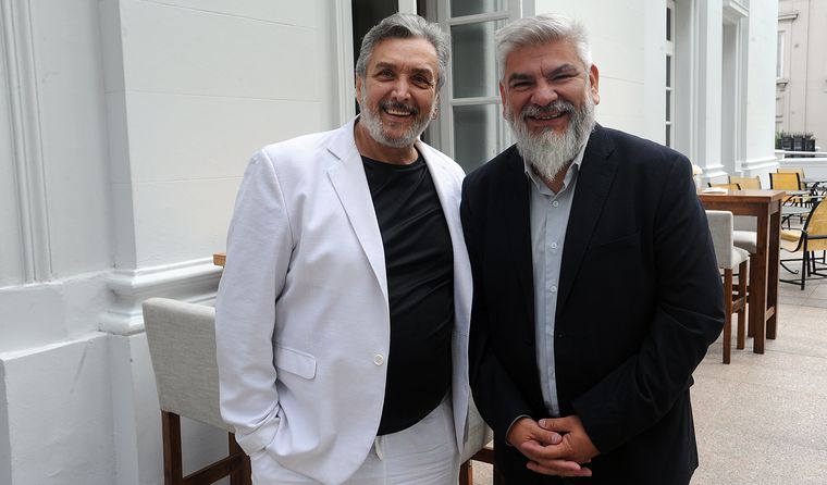 Pascual Porco junto a Diego Gareca. Pascual Porco junto a Diego Gareca.