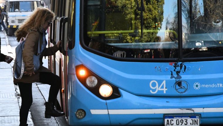¿Adherirán los micros al paro? Foto: Rodrigo DAngelo / MDZ