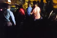 espectacular rescate de un taxista atrapado en una inundacion