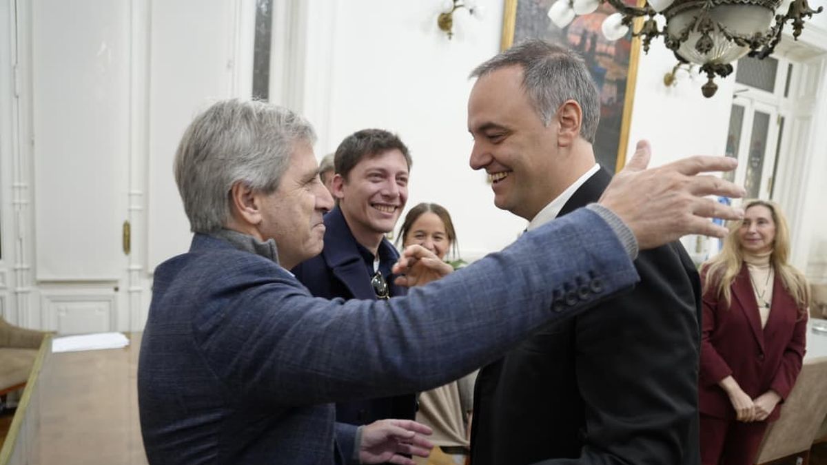 Como en Sexto Sentido, nadie vio en la calle lo que pasaba con Manuel Adorni adentro del Congreso