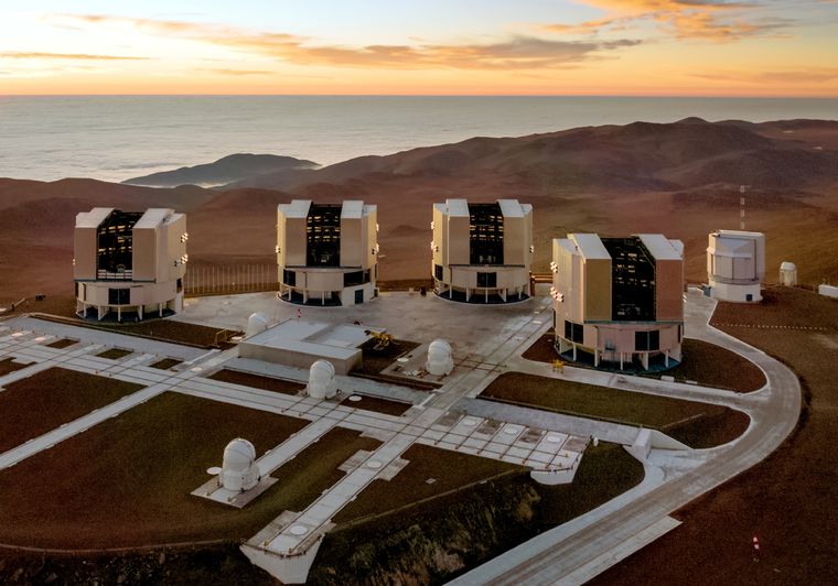 Los astrónomos utilizaron el Very Large Telescope (VLT) para mapear en 3D la atmósfera de WASP-121b, revelando una corriente de chorro supersónica y temperaturas extremas. Foto: ESO/G