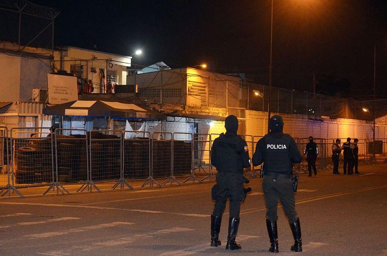 La prisión de Machala, en el sur del país, dejó al menos 30 personas muertas, entre ellas 27 que murieron por ahorcamiento.