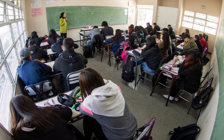 El celular trajo muchísimas facilidades, aunque no todas son positivas Foto: Santiago Tagua/MDZ