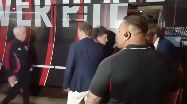 Jorge Brito tuvo un gran gesto con el plantel tras la dura eliminación en la semi ante la Lepra.