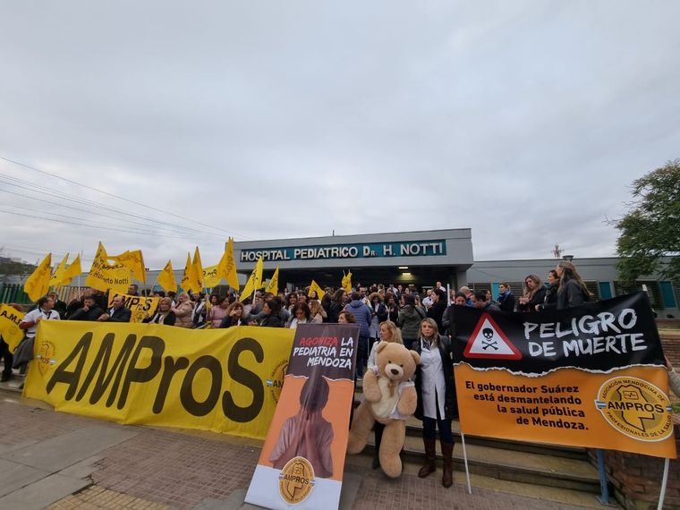 Ampros celebró el acuerdo con el Gobierno Foto: Prensa Ampros