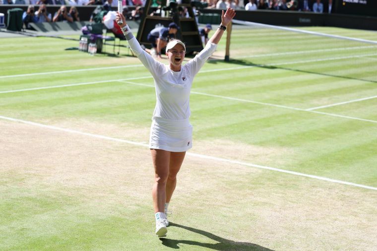 Barbora Krejcikova, la nueva campeona de Wimbledon. Foto: EFE