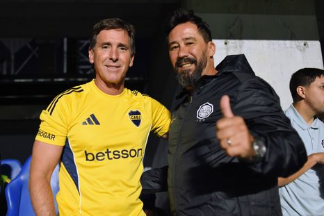 Claudio Úbeda y Pablo Vitamina Sánchez, DT de Boca y Olimpia, respectivamente y escompañeros en el Rosario Central de Don Ángel Tulio Zof.&nbsp;