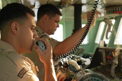 Más de 140 buques extranjeros ingresaron a la Zona Económica Exclusiva Argentina por el fuerte temporal en el Atlántico Sur. Más de 140 buques extranjeros ingresaron a la Zona Económica Exclusiva Argentina por el fuerte temporal en el Atlántico Sur.
