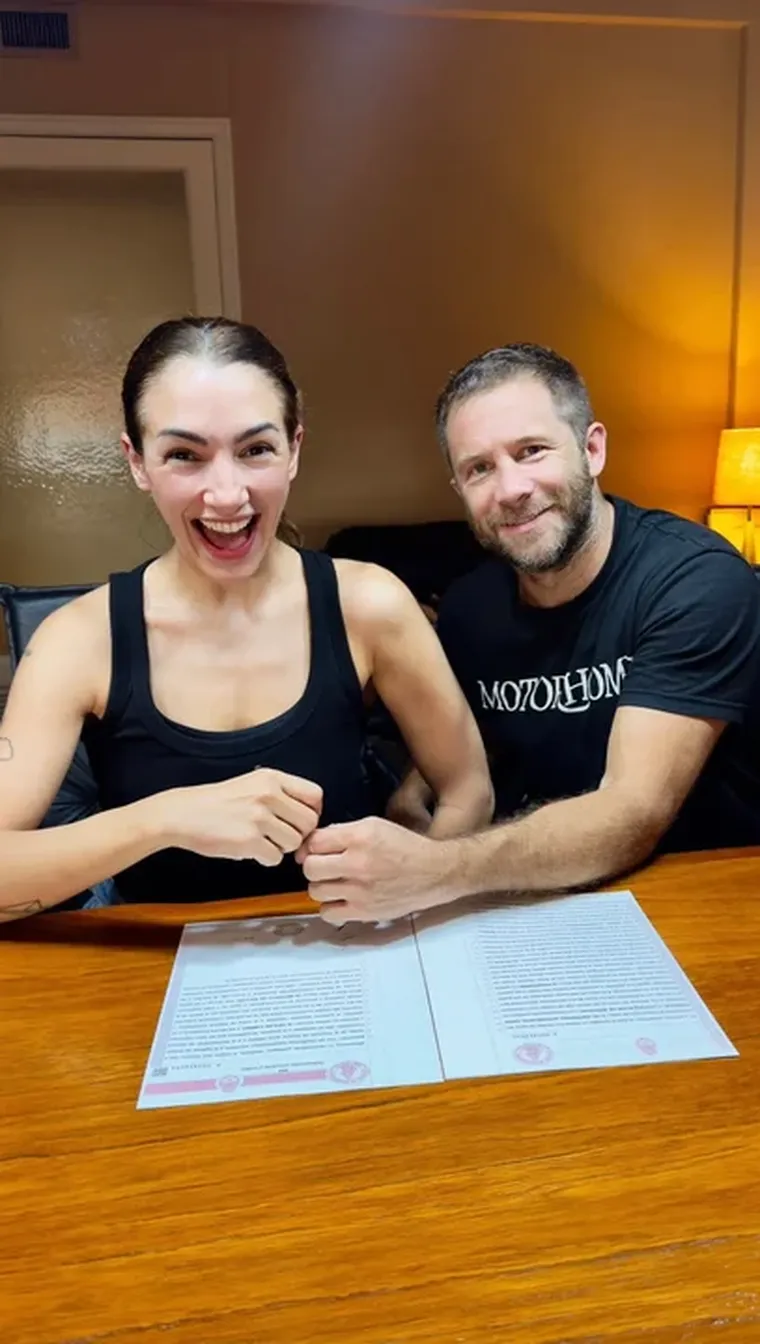 Nicolás Riera y Thelma Fardin sellaron su compromiso con una ambiciosa firma de documentos para su nueva vivienda. Nicolás Riera y Thelma Fardin sellaron su compromiso con una ambiciosa firma de documentos para su nueva vivienda.