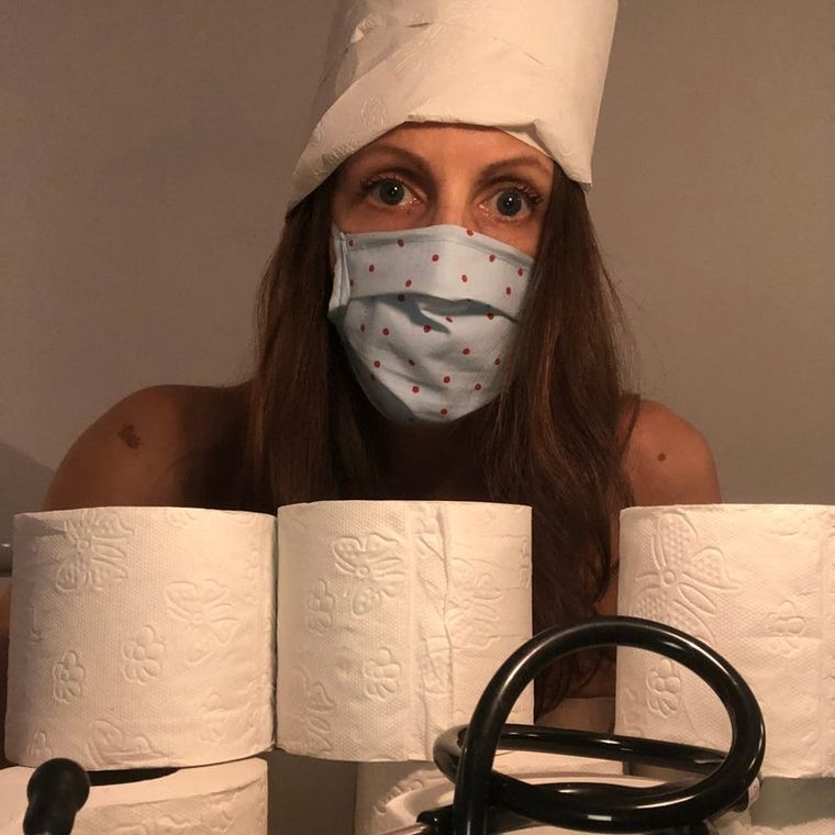 Profesionales de la salude de Europa se desnudaron en forma de protesta