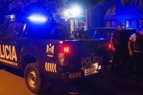 Policías trabajaron en la escena donde una joven fue apuñalada en Maipú. Policías trabajaron en la escena donde una joven fue apuñalada en Maipú.