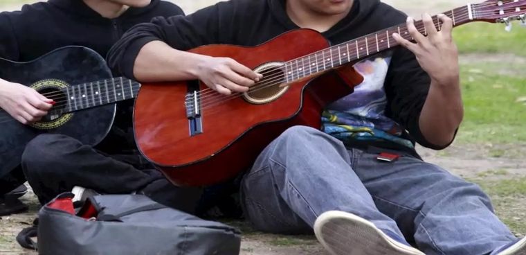 Los policías estaban en una festiva reunión violando la cuarentena