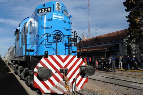 Tren de cercanías y SUBE como parte de la propuesta del esquema de transporte en Mendoza. Tren de cercanías y SUBE como parte de la propuesta del esquema de transporte en Mendoza.