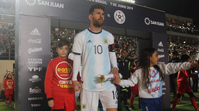 La última visita de Leo a San Juan fue en 2019 Foto: AFA