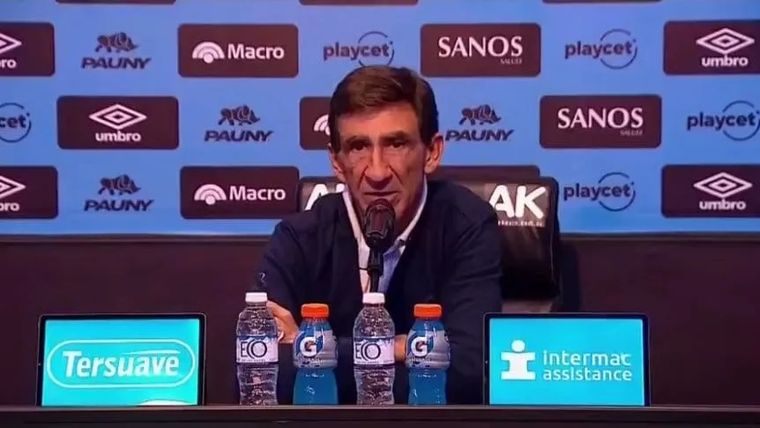Gustavo Costas fue clarito tras el triunfo: hay que dejar atrás los líos y enfocarse en lo que viene. Foto: captura de TV.&nbsp;