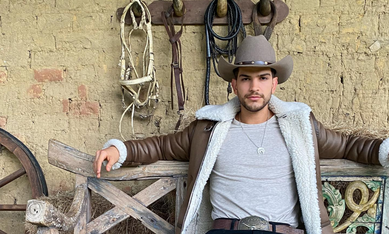 Bernardo Flores es un joven y talentoso actor de 26 años.