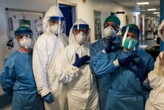 En Argentina casi 400 miembros del personal de salud tienen coronavirus y ya murieron tres