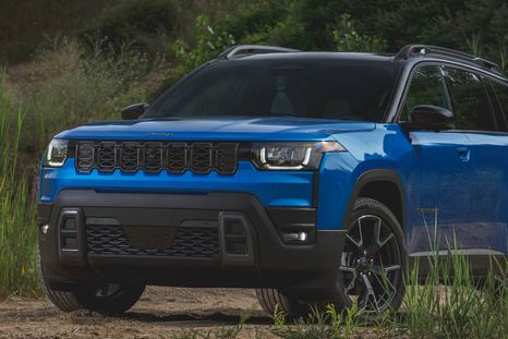 Jeep Cherokee 2026: nuevo diseño, motor híbrido y más tecnología para el SUV mediano