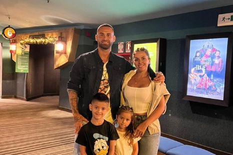 El futbolista argentino Lucas Trejo llevaba días buscando desesperadamente a su familia tras el terremoto en Venezuela. El futbolista argentino Lucas Trejo llevaba días buscando desesperadamente a su familia tras el terremoto en Venezuela.