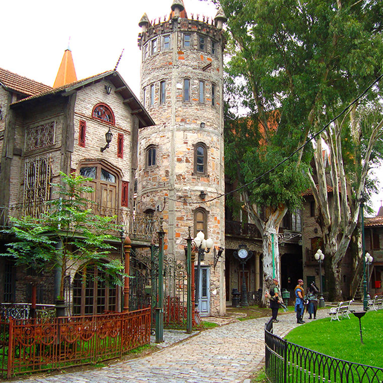 Castelforte, en Almirante Brown, guarda el encanto de un pueblo antiguo donde la historia y el misterio se entrelazan en cada rincón. Castelforte, en Almirante Brown, guarda el encanto de un pueblo antiguo donde la historia y el misterio se entrelazan en cada rincón.