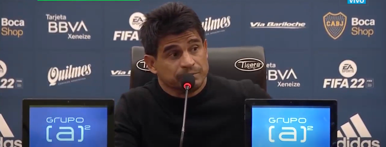 Hugo Ibarra El técnico de Boca y las novedades para enfrentar a Racing.