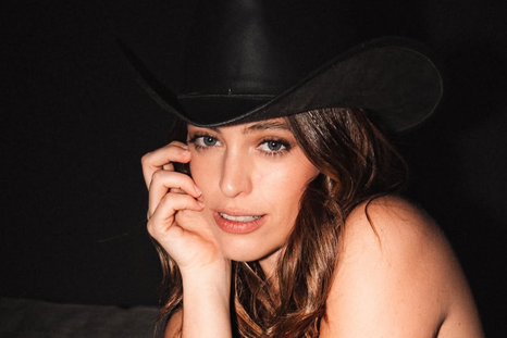 Clari Ceschín presentó DE 0 A 100, su primer álbum solista. Clari Ceschín presentó DE 0 A 100, su primer álbum solista.