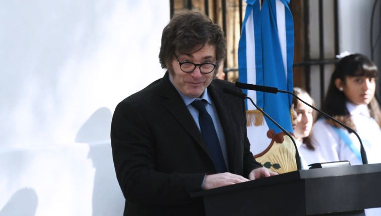 La encuesta que mira Milei Foto: ALF PONCE MERCADO / MDZ