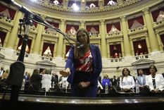 la leccion de la hija legisladora al albanil machista