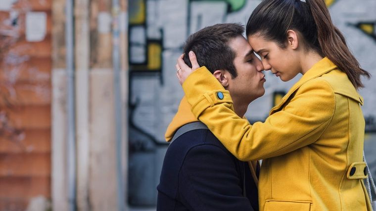 La película que no te acordabas que existía y es una joya escondida de Netflix Amar es un film protagonizado por María Pedraza y Pol Monen. Foto: Netflix