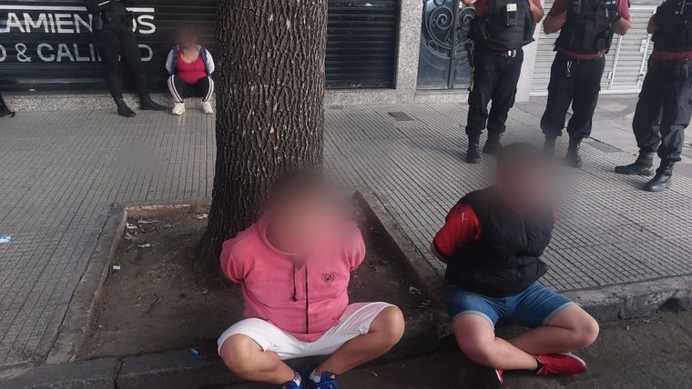 Una mujer, su hijo menor y hermano circulaban en un auto con 70 kilos de cocaína Foto: Policía de la Ciudad