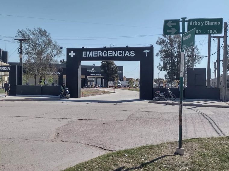 El atacante se encuentra internado en el Hospital 9 de Julio de Las Breñas, custodiado por la Policía local. El atacante se encuentra internado en el Hospital 9 de Julio de Las Breñas, custodiado por la Policía local.