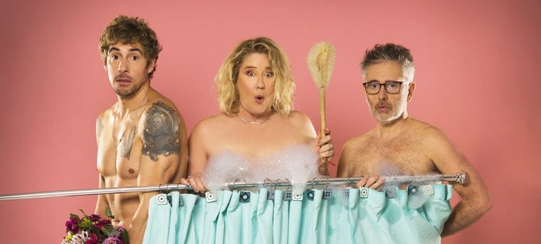 Antígona en el baño Verónica Llinás, Esteban Lamothe y Héctor Díaz protagonizan esta comedia en el Astral Foto: Gentileza Prensa